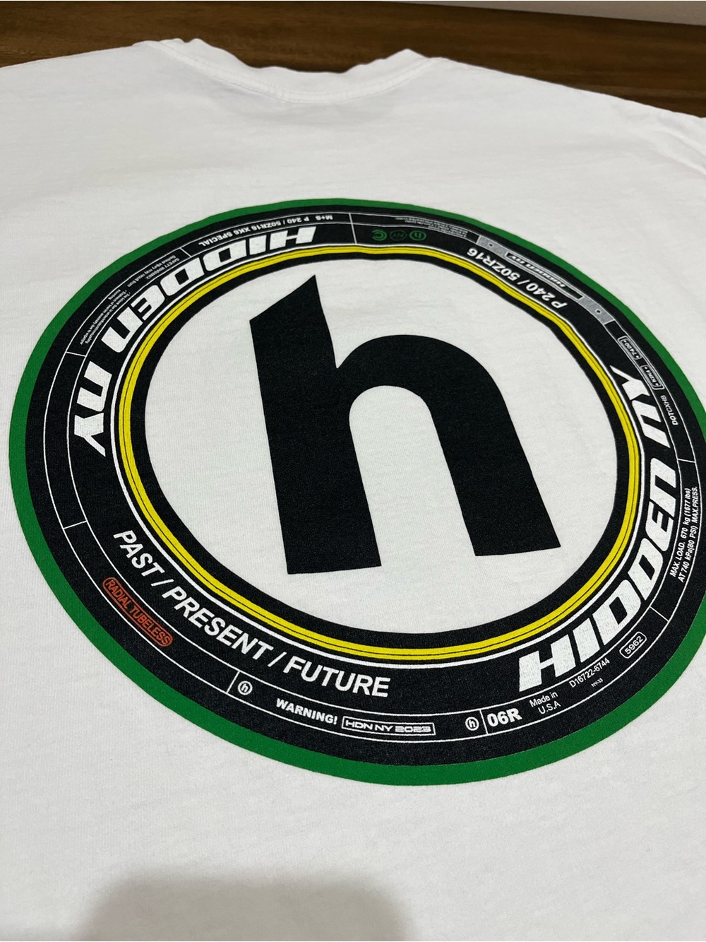 Hidden NY Lense White Short Sleeve Graphic Tee SZ XL NEW